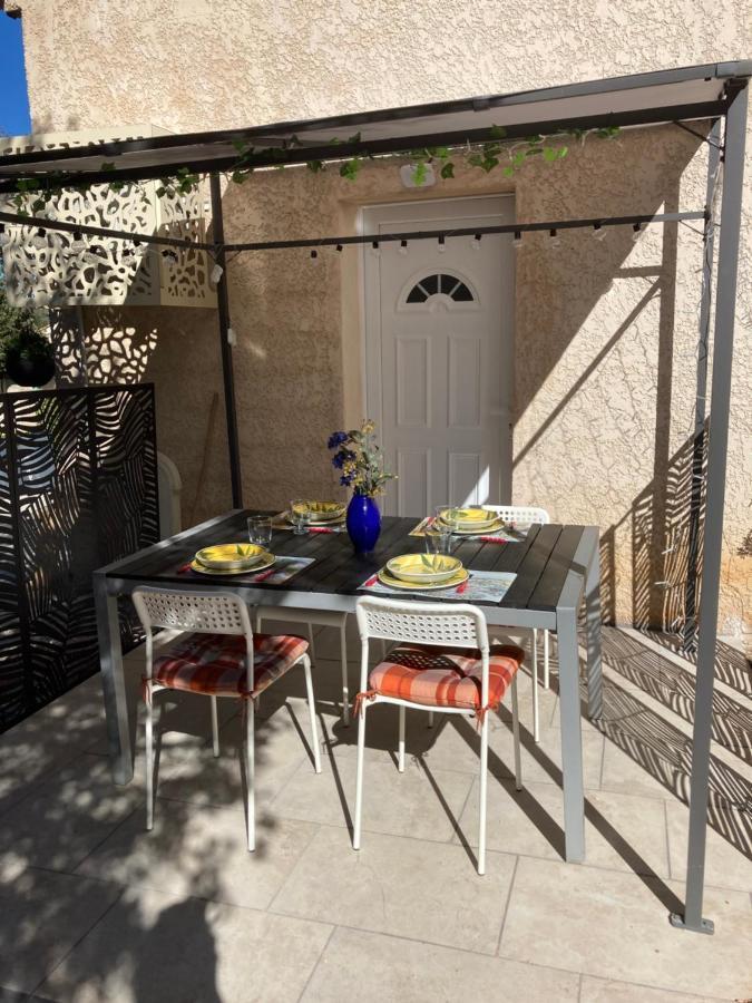 דירות Garéoult Au Havre De Paix מראה חיצוני תמונה